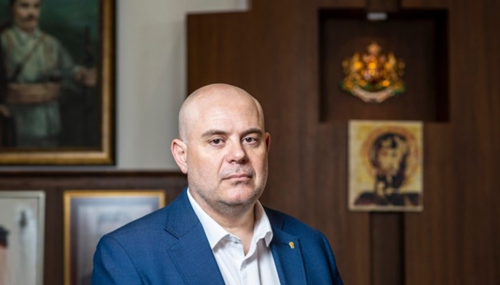 Това е поредната руска хибридна атака срещу европейската общност, смята