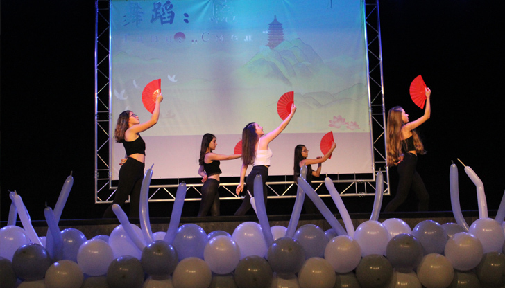 На празника имаше богата културна програмаСнощи в Канев център се