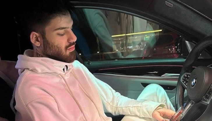 Попфолк певецът Емрах пусна кпипче в Тик-ток, на което се