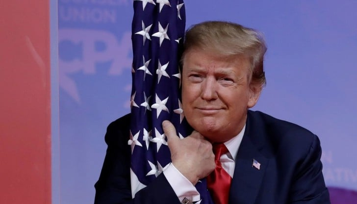 Бившият президент на САЩ може да се завърне във Facebook,