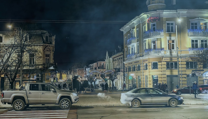 04:30 сутринта е. Миризмата на тежка химия е отново във