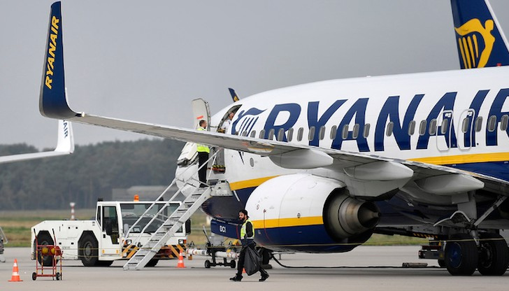 Самолетът се приземи благополучно в Атина и всички на борда