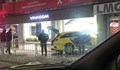 Такси влетя в магазин в София