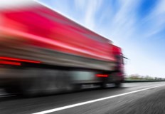 Инцидентът е станал в участъка преди село ВъглевциСамокатастрофирал ТИР временно