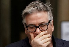 Искът е от внесен от трима членове на снимачния екип