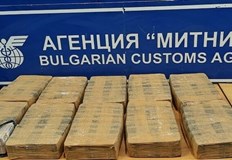 Валутата е открита в тайник на автобус управляван от турски