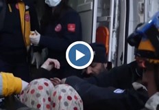 От отломките е спасен и 65 годишен мъж които е споделил