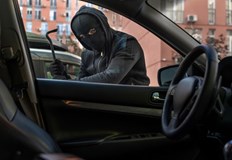 32 годишният мъж разбил стъклото на автомобилПри акция в град Русе