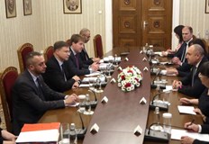 Очаквам и парламентът който ще изберем да приеме законите които