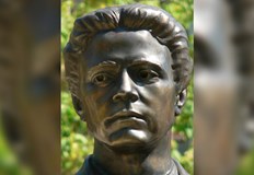 Поклонението пред паметта на героя ще започне от 11 00 ч