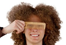 Филирането влияе изключително вредно на къдравите косиКосата е важен елемент