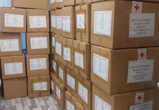 Благотворителната акция продължава и утреБлизо 65 кашона с нови дрехи