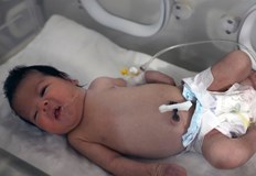 Въоръжени бунтовници са искали да отвлекат Ая бебето чудо