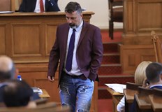 Водач на листата е Филип СтаневПартията Има такъв народ регистрира