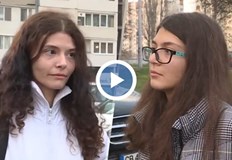 Момичетата разказват че две години са живели без ток и