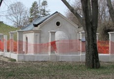 Остава да се завърши външната покривната конструкцияПриключва каменоделната дейност по