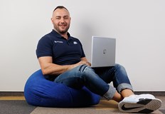 Днес всички пазаруват от големият глобален МОЛ в Интернет Не