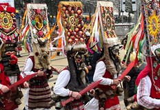 Фестивалът Сурва успя да събере в Перник 113 групи с