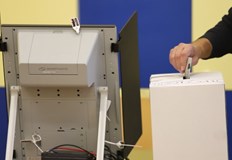 Печатницата ще изпрати мостри и на хартиената бюлетина и на