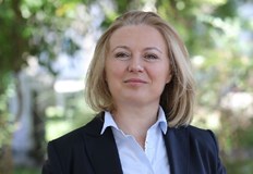 На предходните избори тя влезе като депутат от Демократична България