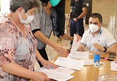 Поканени за участие са всички парламентарно представени партии и коалицииНа