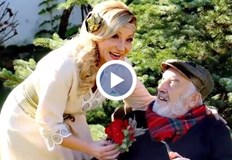 Когато се запознават Виолета не знае нито дума на английски