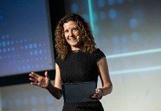 Смешен е плачът на ГЕРБ за техния отстранен актьорМиролюба Бенатова