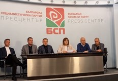 В инициативния комитет за референдума влизат Нешка Робева Иван Гарелов