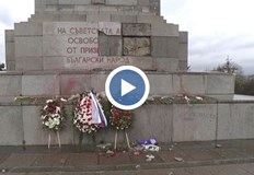 Аргументът на общината плочите са опасни за преминаващите гражданиПлочите