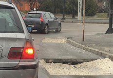 Шофьор предупреждава за необезопасен участък в ремонт в квартал Дружба