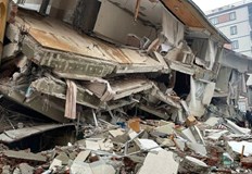 Майка му и още едно дете липсват след земетресението28 годишна жена