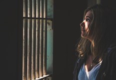 Според Наталия нероденото ѝ бебе е държано незаконно Бременна жена обвинена