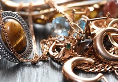 Станало ясно че златото принадлежи на известен бижутер в района