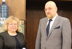 С трите печата районната комисия ще работи за представите предсрочни