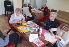 Красиви Валентинки изработиха старите хора от дом Възраждане за да