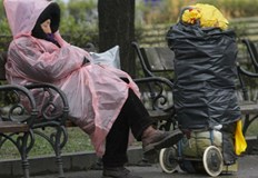 Държавата е абдикирала от грижите за зависимите и бездомните у