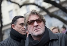 Новината съобщи във Фейсбук неговата съпруга Рени ВранговаТя написа