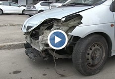 При инцидента единият от автомобилите се е обърнал на една