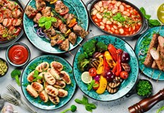 Месни Заговезни е На 19 февруари е Месни Заговезни или Неделя