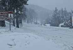Снегорините почистват през няколко минутиОбстановката на прохода Шипка се усложнява