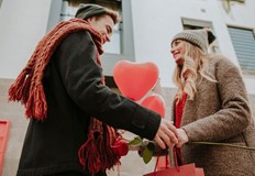 Честит празник Бъдете здрави обичани и щастливи Близо 2000 са русенците