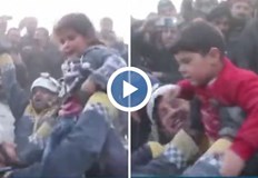 Двете малки деца са невредимиСпасителни екипи и цивилни граждани изпаднаха