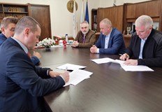 Инвеститорите съобщиха че от днес започват изграждането на ограда и