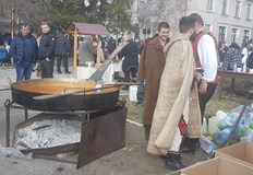 Гостите ще присъстват на три конкурса Приятелите на греяната ракия