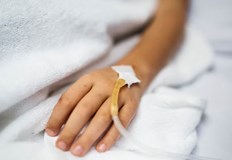 14 годишното момиче е открито тази нощ да лежи пред общежитие