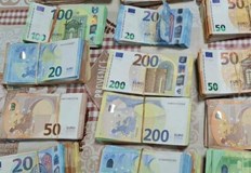 Парите са открити в автомобилите на двама български гражданиМитничари предотвратиха