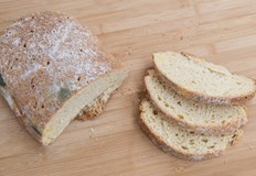 Зеленикавите петна или бялата паяжина съвсем не са безобидни