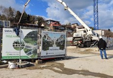 Местни жители са притеснени от мащабното строителство толкова близо до