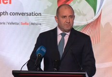 Втори екип с кучета търсачи и планински спасители се подготвя