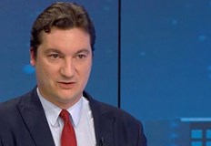 Няма да излизам от партията добави още Крум Зарков Нека да